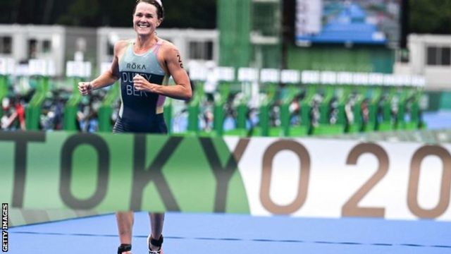 东京奥运:弗洛拉·达菲为6.3万人口百慕大赢得历史首金